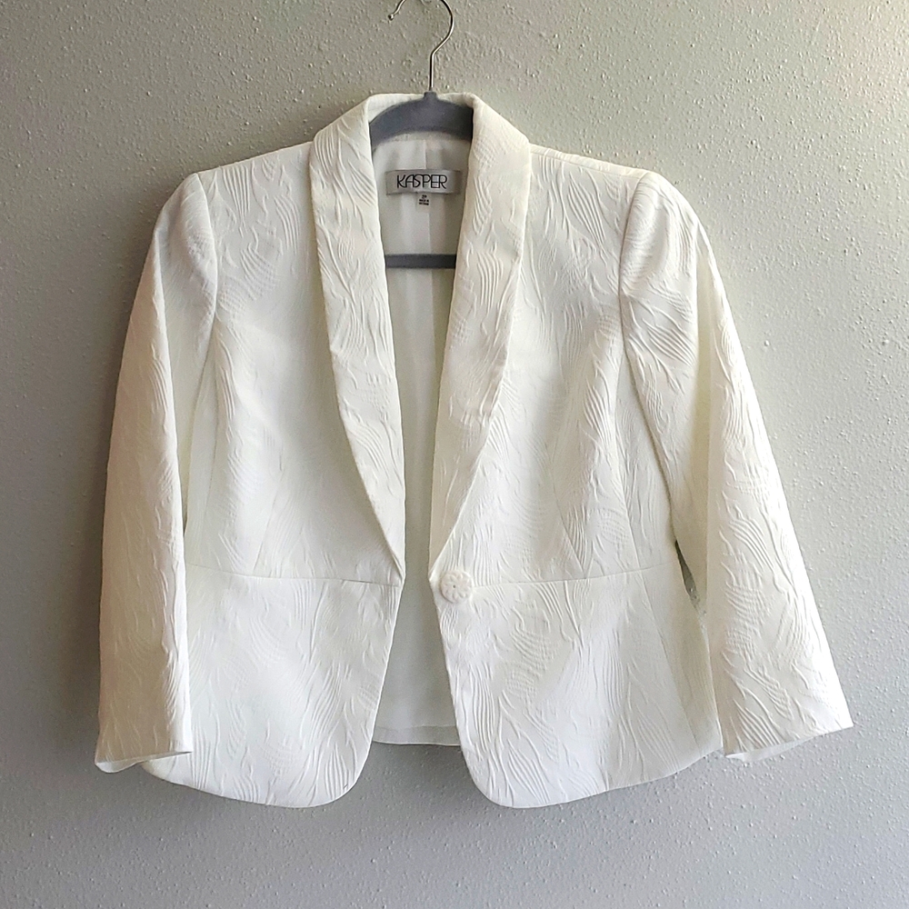Kasper  White Textured  Suit Jacket Size 2P